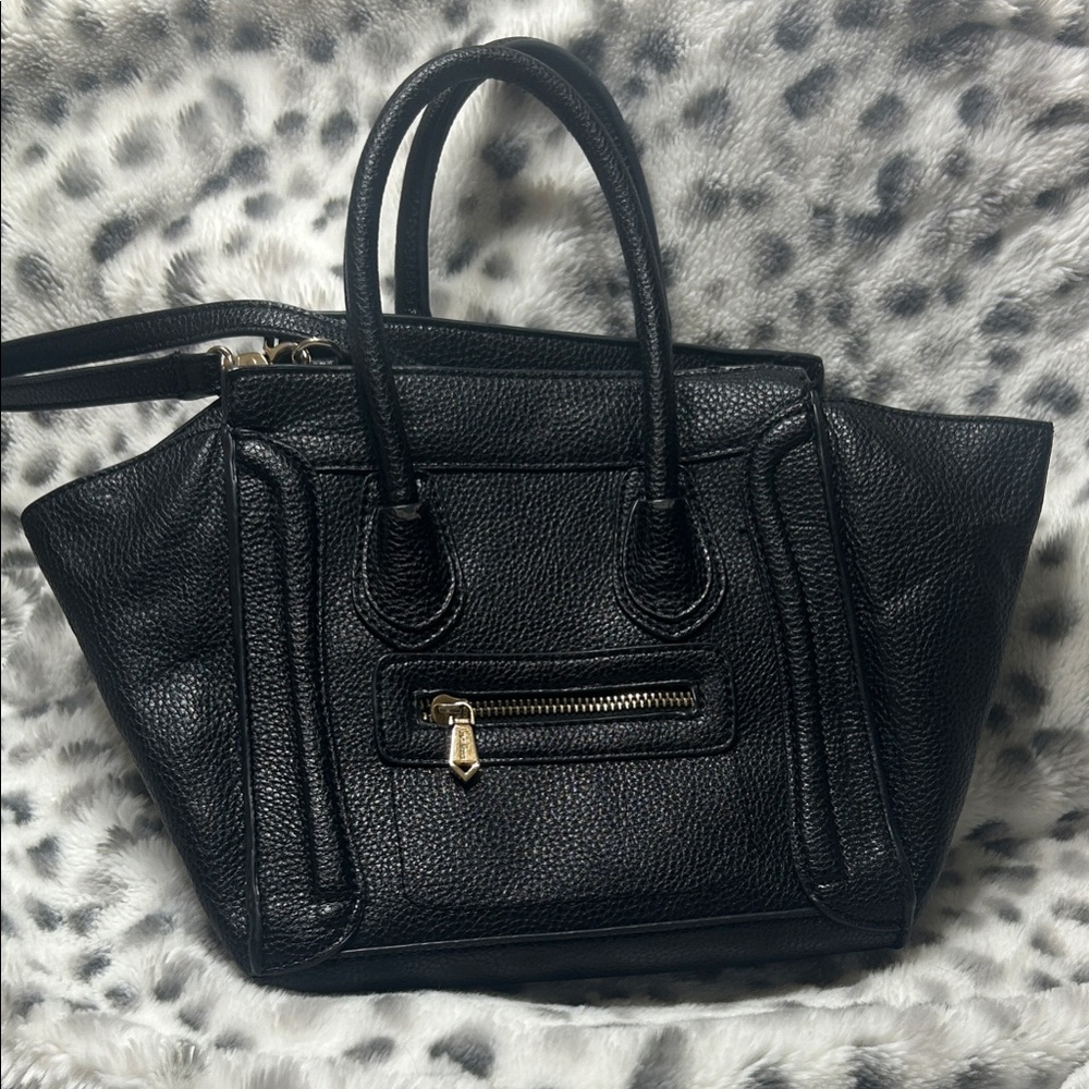 Elegant Black Leather Handbag